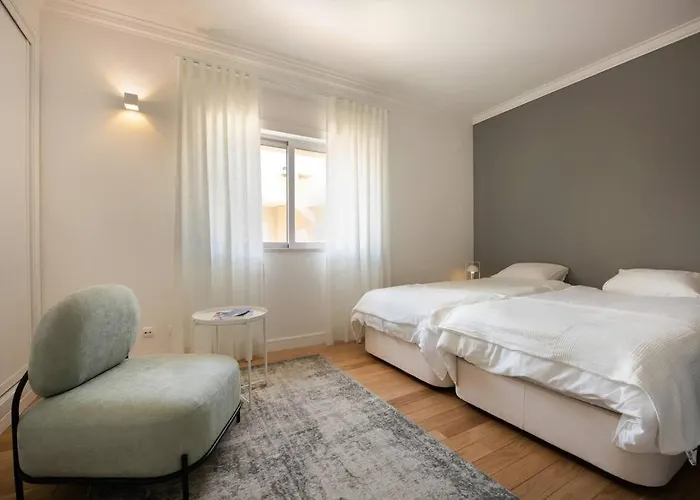 Townhouse Senhora Da Rocha - Alporchinhos