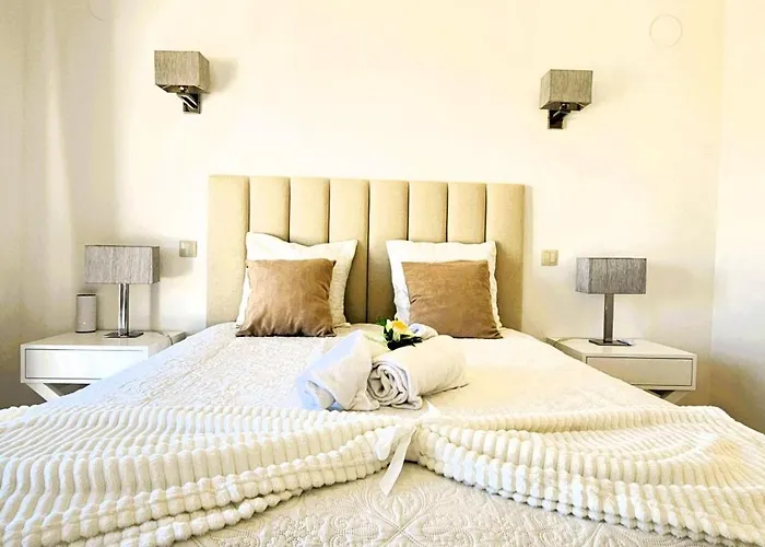 V3 Villa Soliveira- Casas & Papeis